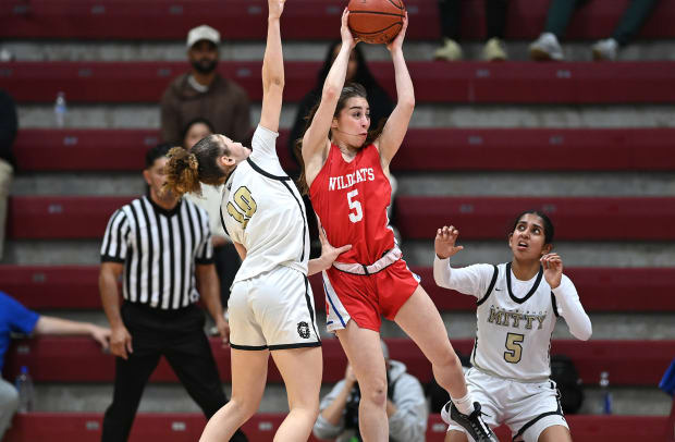 Archbishop Mitty vs St Ignatius CIF CCS Open Division Final February 23, 2024 Photo-Greg Jungferman56